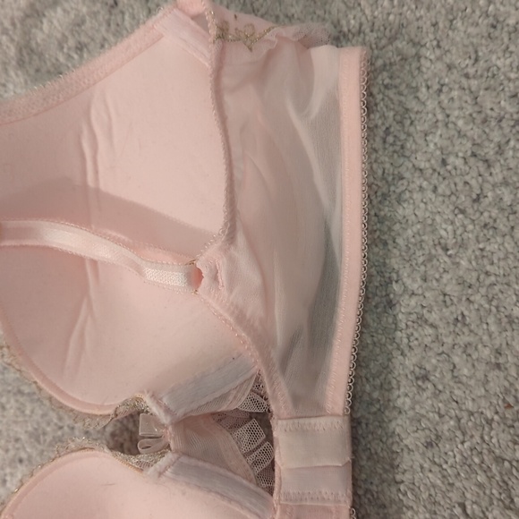 Victoria's secret blush pink push up bra 34C - Picture 5 of 5